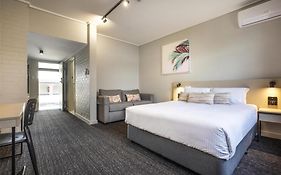 Nightcap At Springwood Hotel